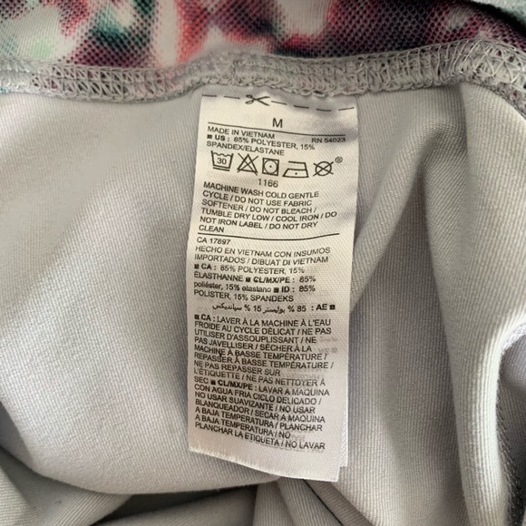 Old Navy Go- Dry Active Leggings - White Splatter - Picture 6 of 7